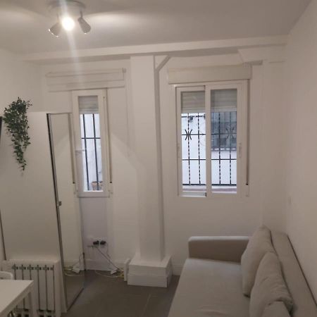 Cozy Studio Reina Sofia Amparo Apartment Madrid Luaran gambar