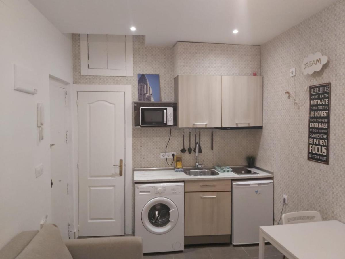 Cozy Studio Reina Sofia Amparo Apartment Madrid Luaran gambar