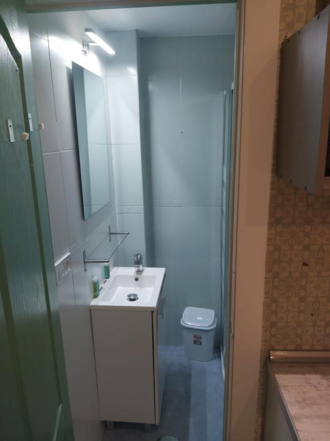 Cozy Studio Reina Sofia Amparo Apartment Madrid Luaran gambar